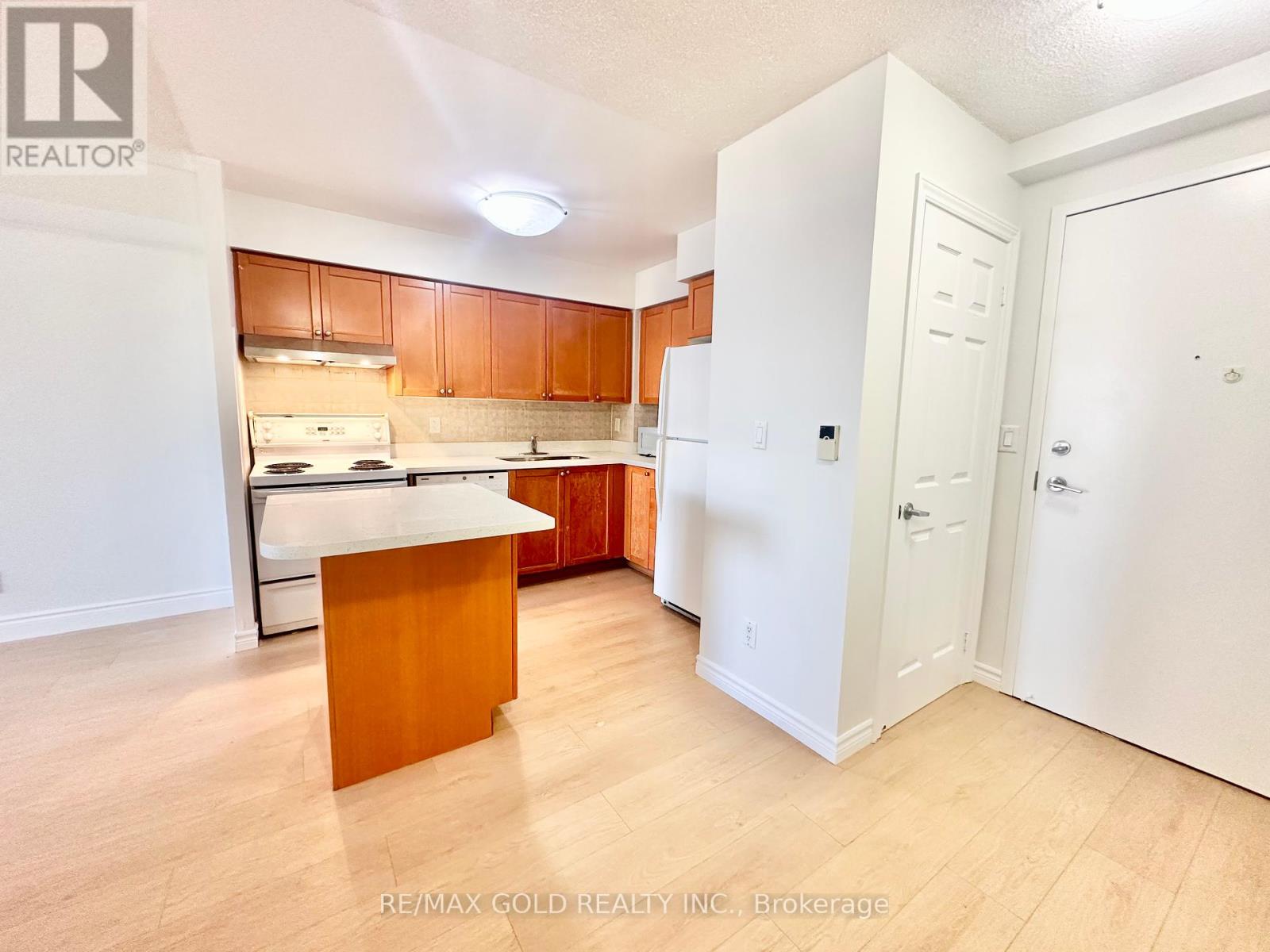 1023 - 3888 Duke Of York Boulevard, Mississauga, Ontario  L5B 4P5 - Photo 11 - W12406992