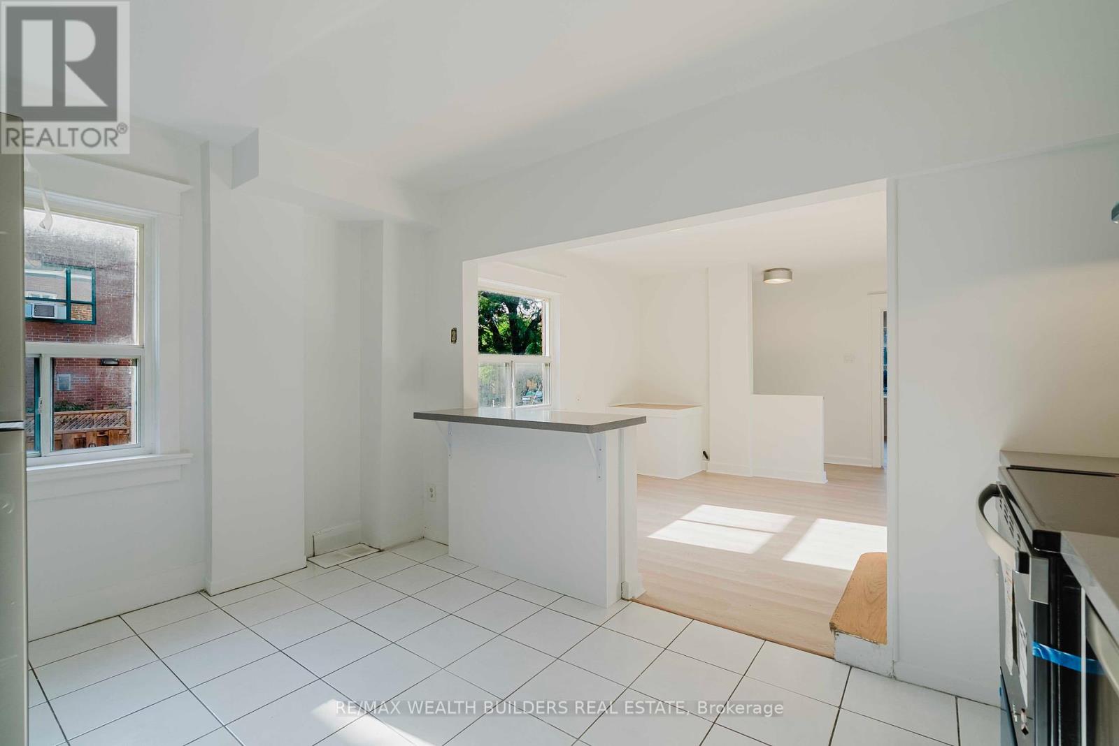 4 Greenlaw Avenue, Toronto, Ontario  M6H 3V5 - Photo 22 - W12407018
