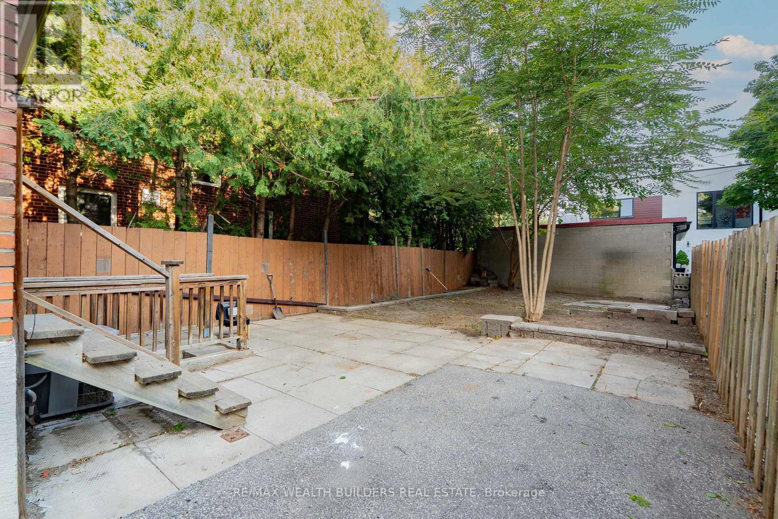 4 Greenlaw Avenue, Toronto, Ontario  M6H 3V5 - Photo 26 - W12407018