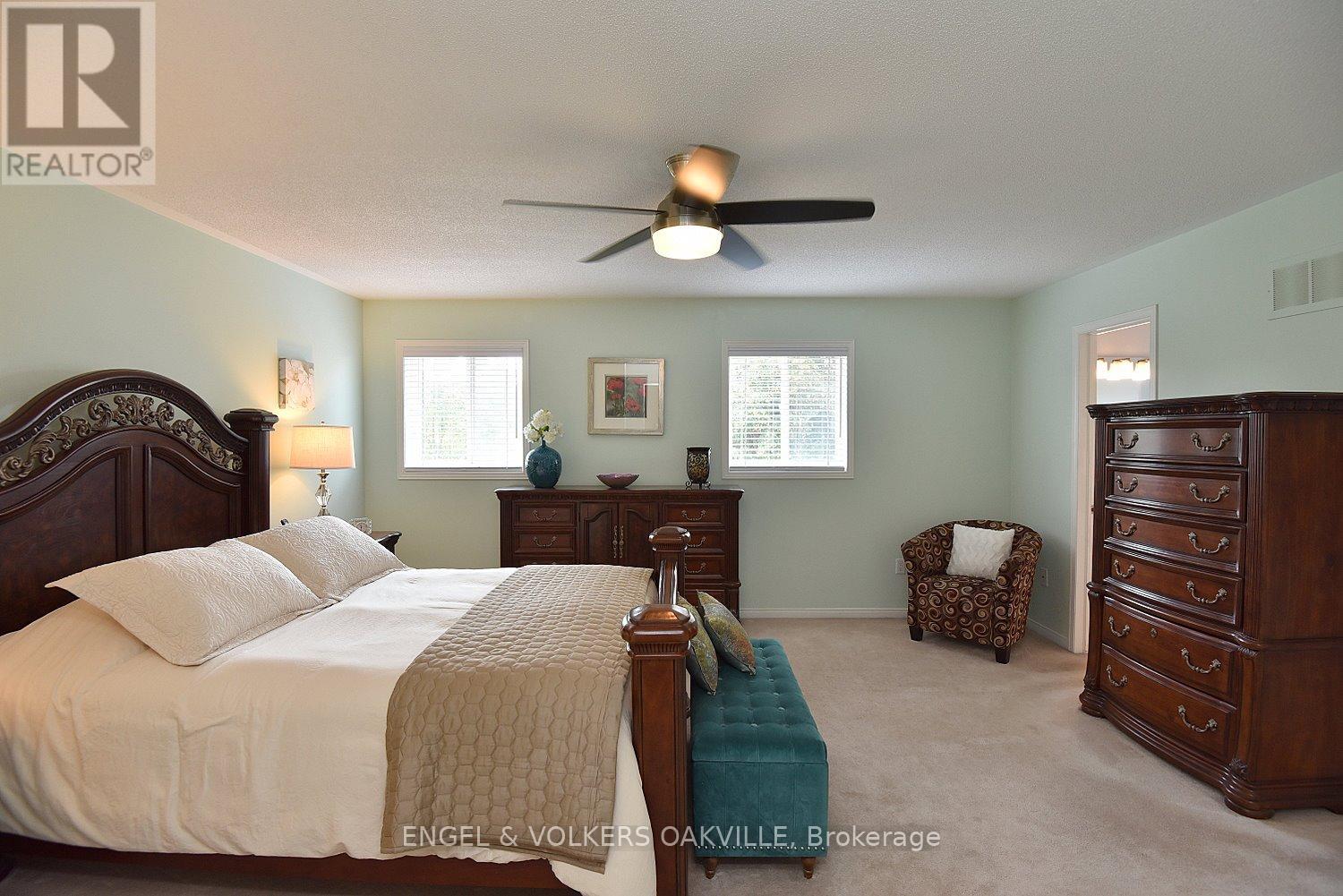 28 Waterwheel Crescent, Hamilton (Waterdown), Ontario  L9H 7B8 - Photo 17 - X12263374