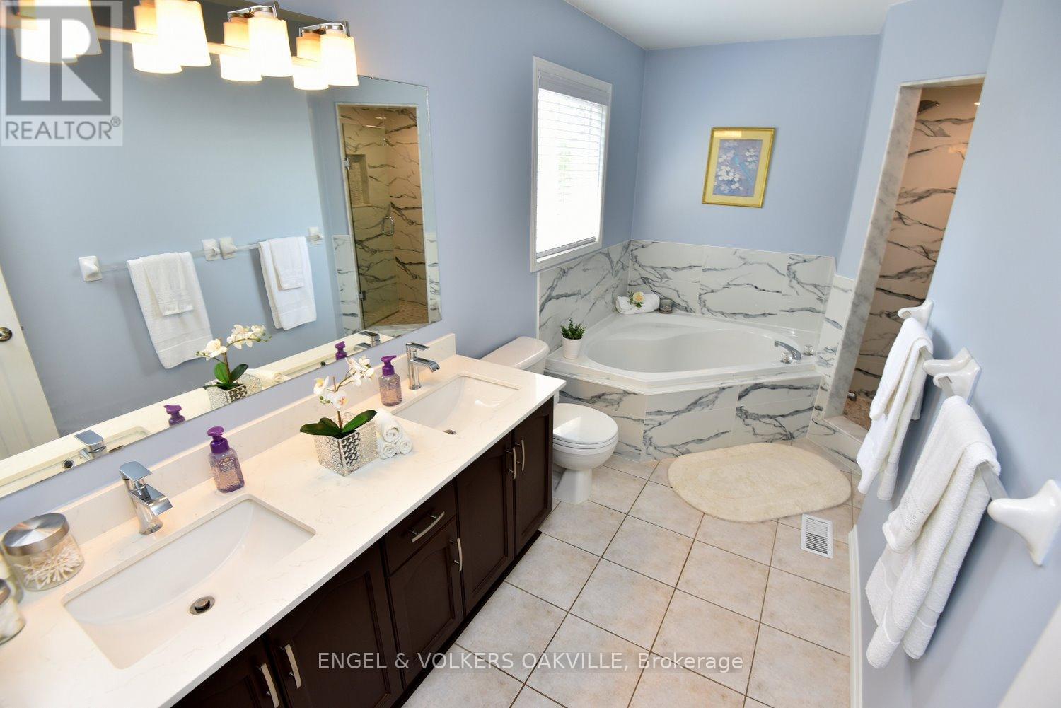 28 Waterwheel Crescent, Hamilton (Waterdown), Ontario  L9H 7B8 - Photo 19 - X12263374