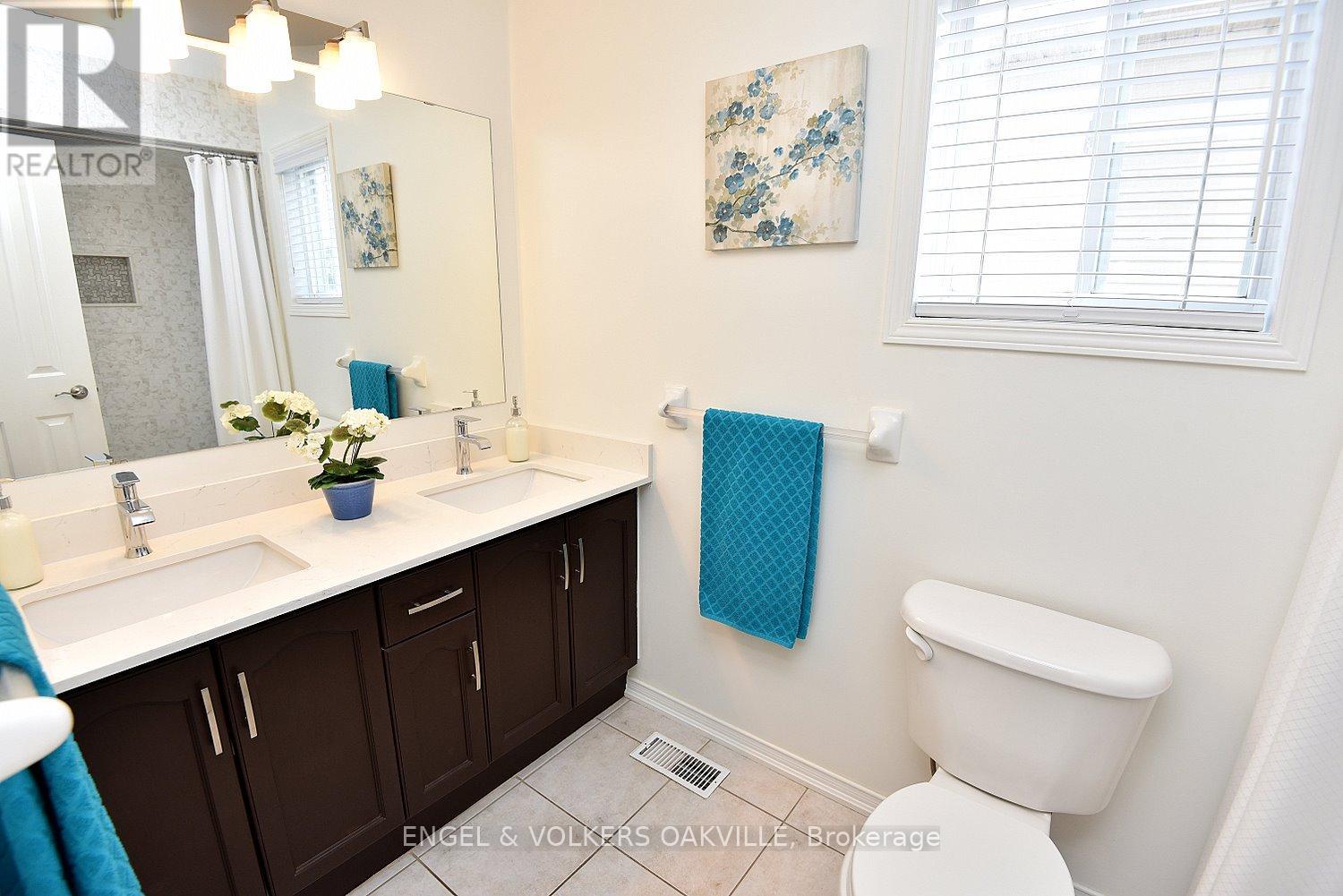 28 Waterwheel Crescent, Hamilton (Waterdown), Ontario  L9H 7B8 - Photo 24 - X12263374