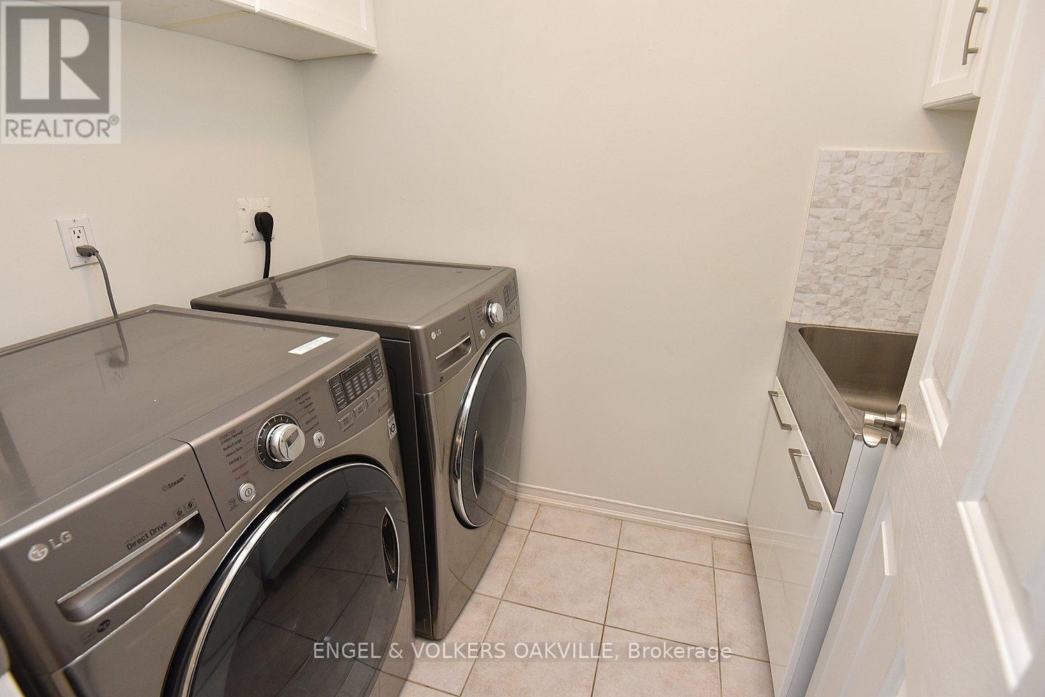 28 Waterwheel Crescent, Hamilton (Waterdown), Ontario  L9H 7B8 - Photo 26 - X12263374