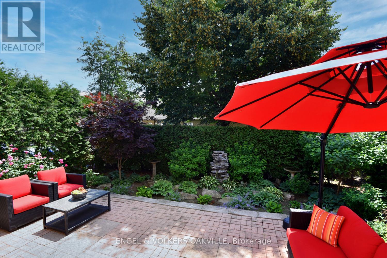 28 Waterwheel Crescent, Hamilton (Waterdown), Ontario  L9H 7B8 - Photo 31 - X12263374