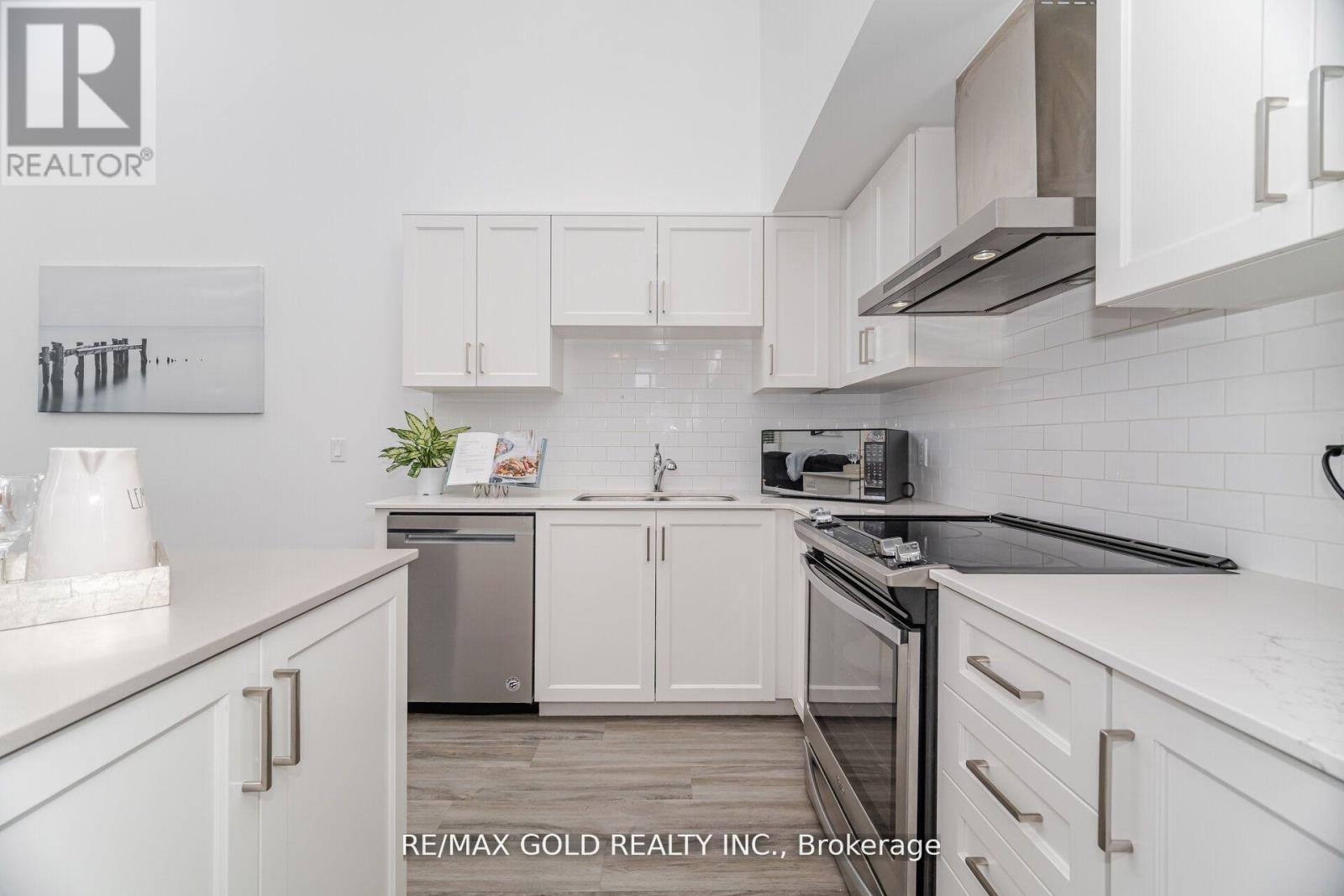 1 - 110 Fergus Avenue, Kitchener, Ontario  N2K 0K9 - Photo 13 - X12407012