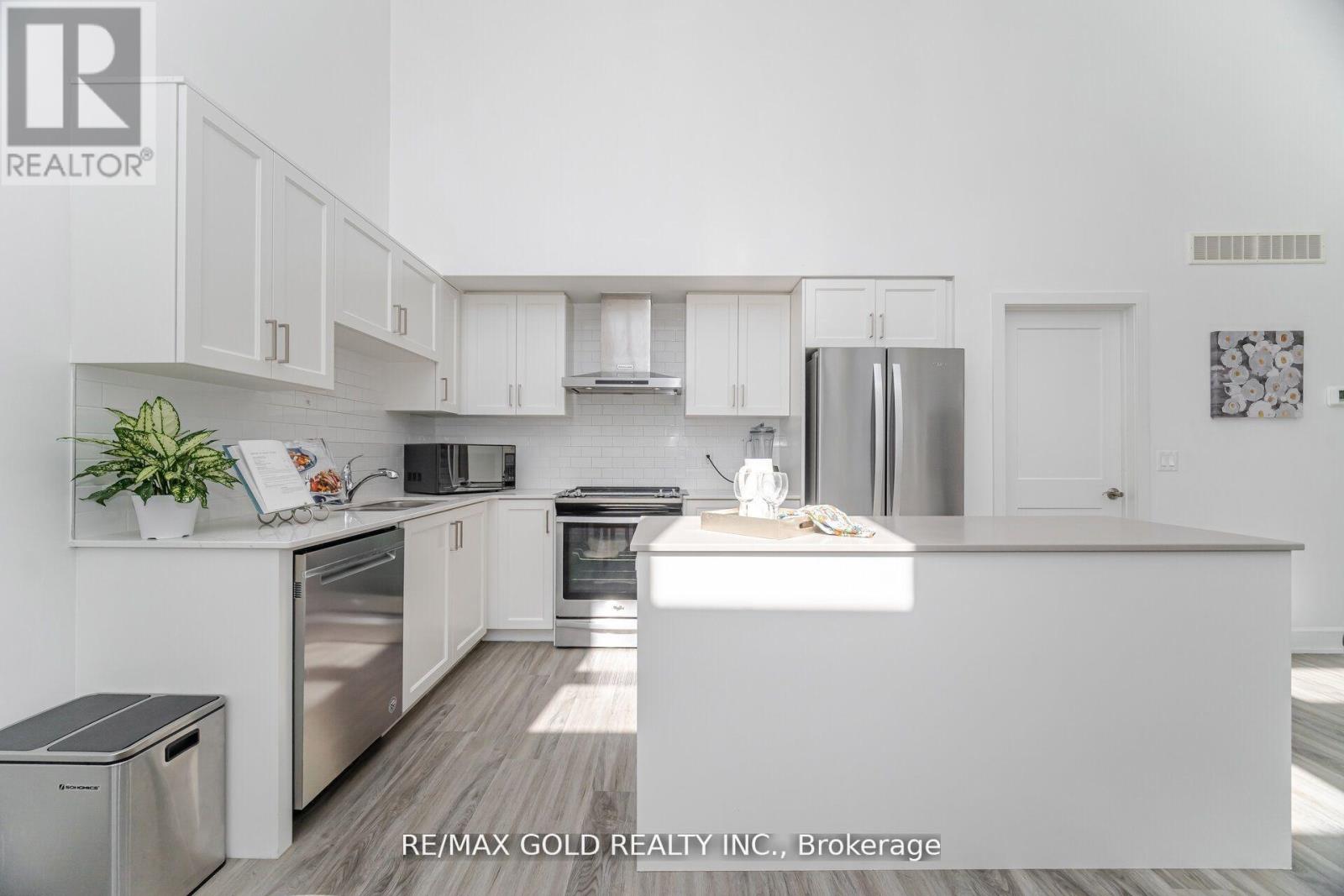 1 - 110 Fergus Avenue, Kitchener, Ontario  N2K 0K9 - Photo 14 - X12407012