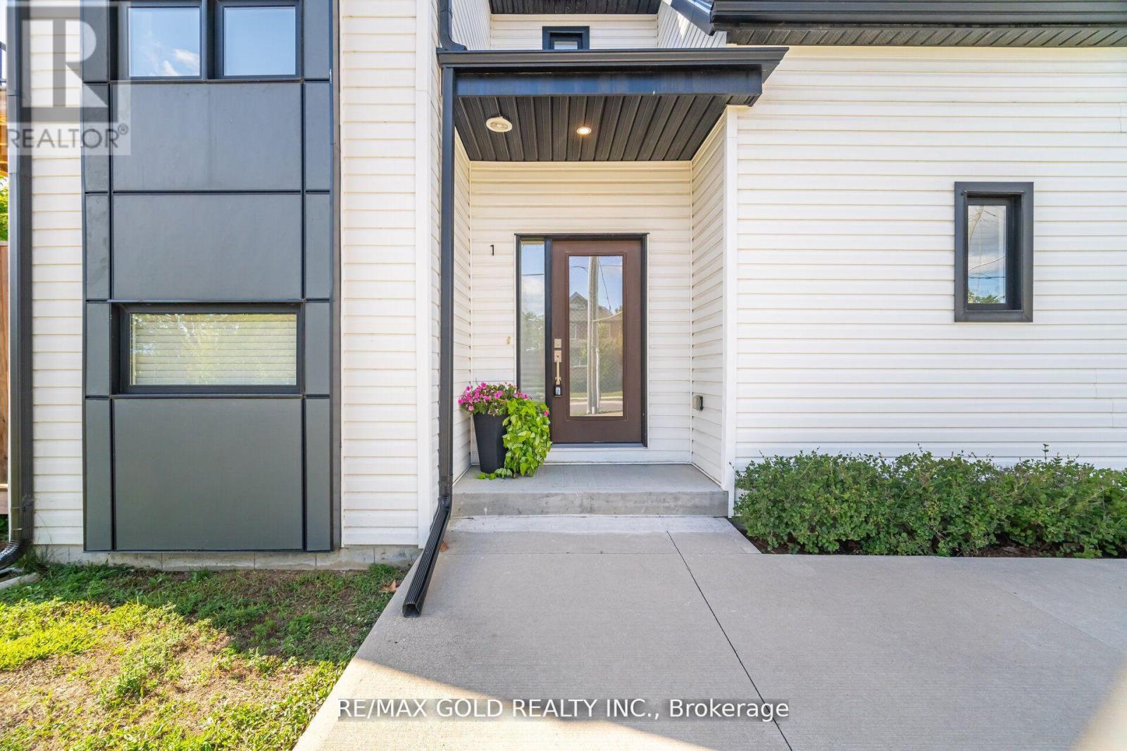 1 - 110 Fergus Avenue, Kitchener, Ontario  N2K 0K9 - Photo 4 - X12407012