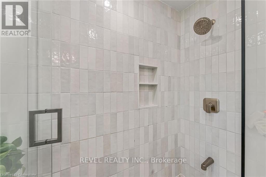 37 Burris Street, Hamilton, Ontario  L8M 2J1 - Photo 13 - X12407023