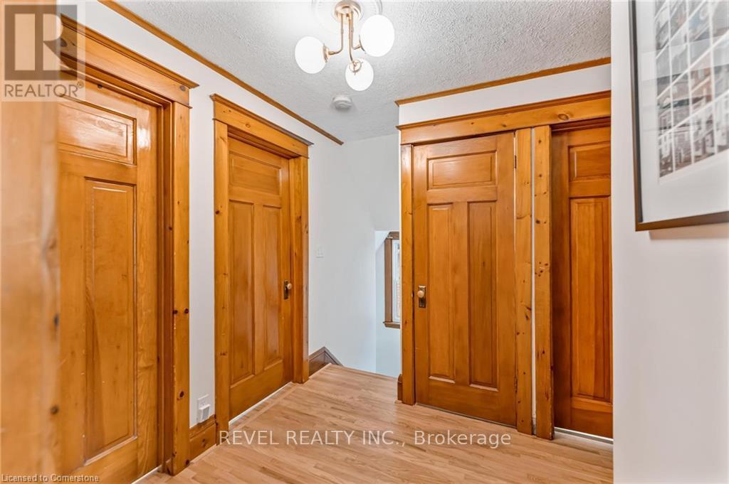 37 Burris Street, Hamilton, Ontario  L8M 2J1 - Photo 16 - X12407023