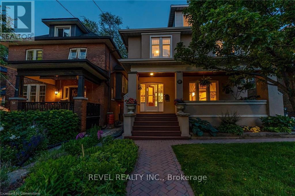 37 Burris Street, Hamilton, Ontario  L8M 2J1 - Photo 3 - X12407023