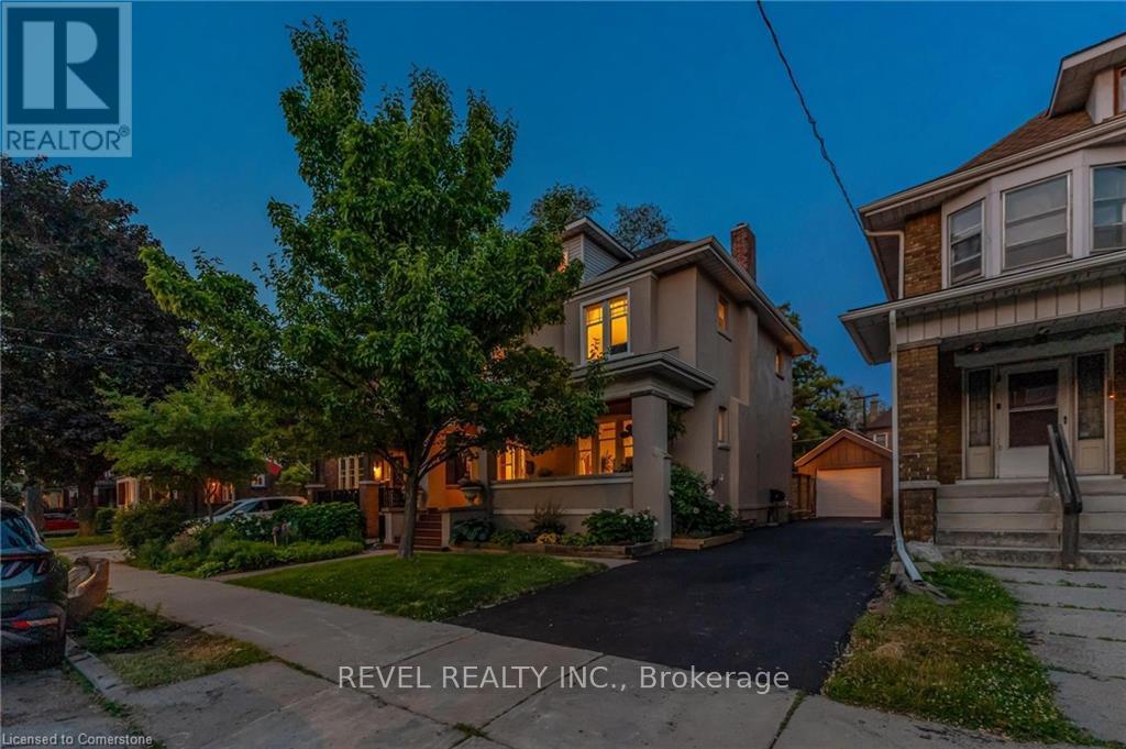 37 Burris Street, Hamilton, Ontario  L8M 2J1 - Photo 4 - X12407023