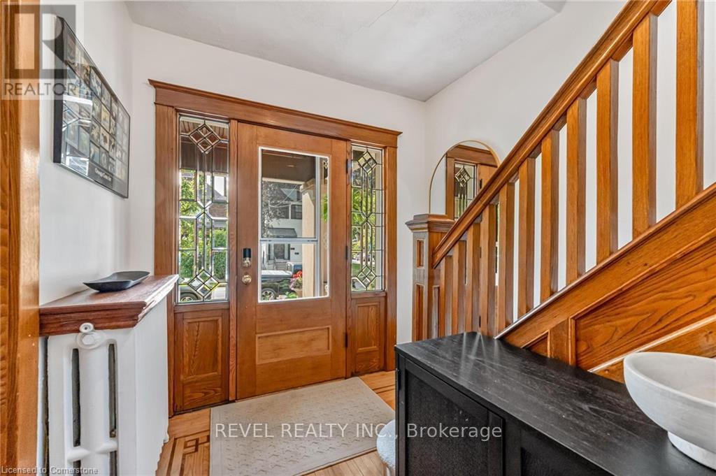 37 Burris Street, Hamilton, Ontario  L8M 2J1 - Photo 5 - X12407023