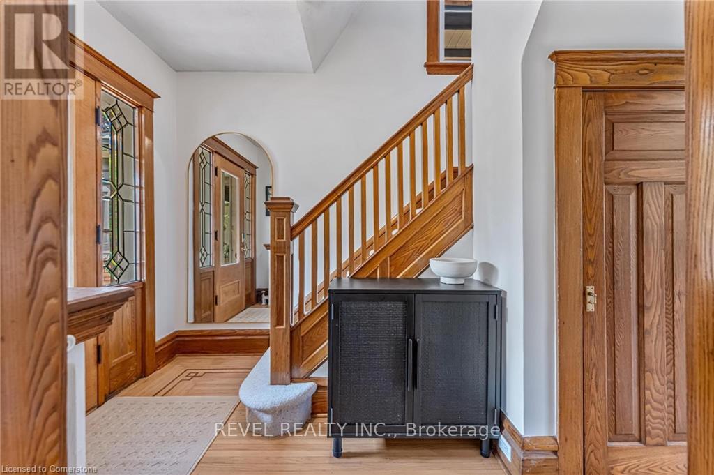37 Burris Street, Hamilton, Ontario  L8M 2J1 - Photo 6 - X12407023