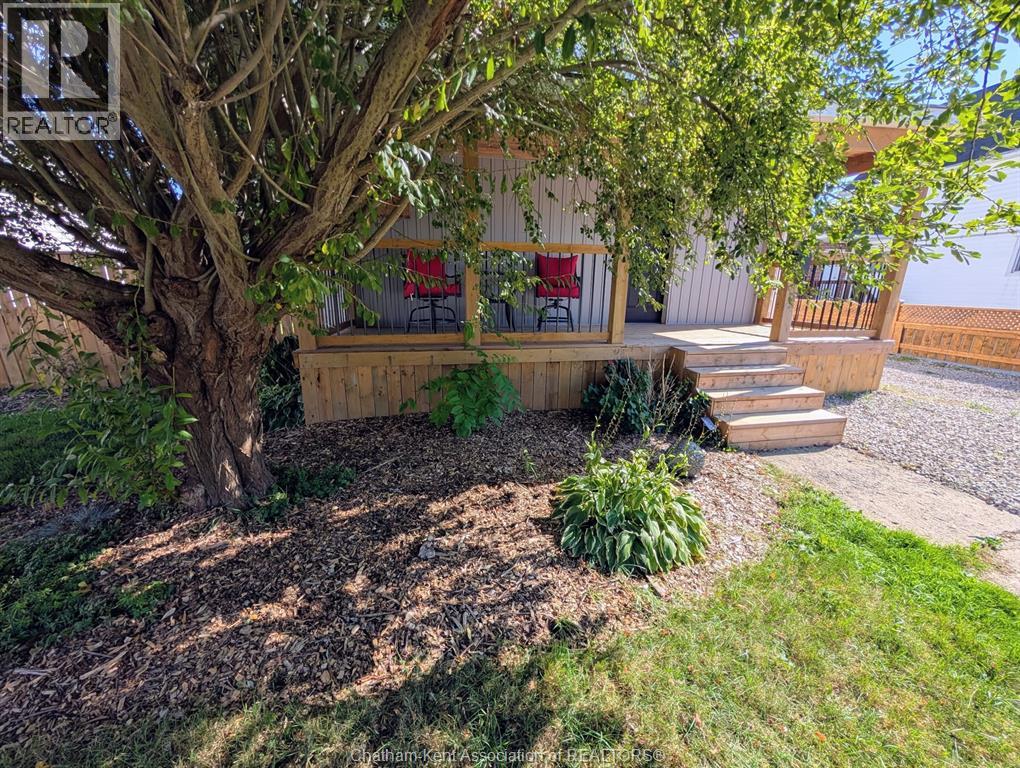 311 Gillard Street, Wallaceburg, Ontario  N8A 1N5 - Photo 2 - 25023500