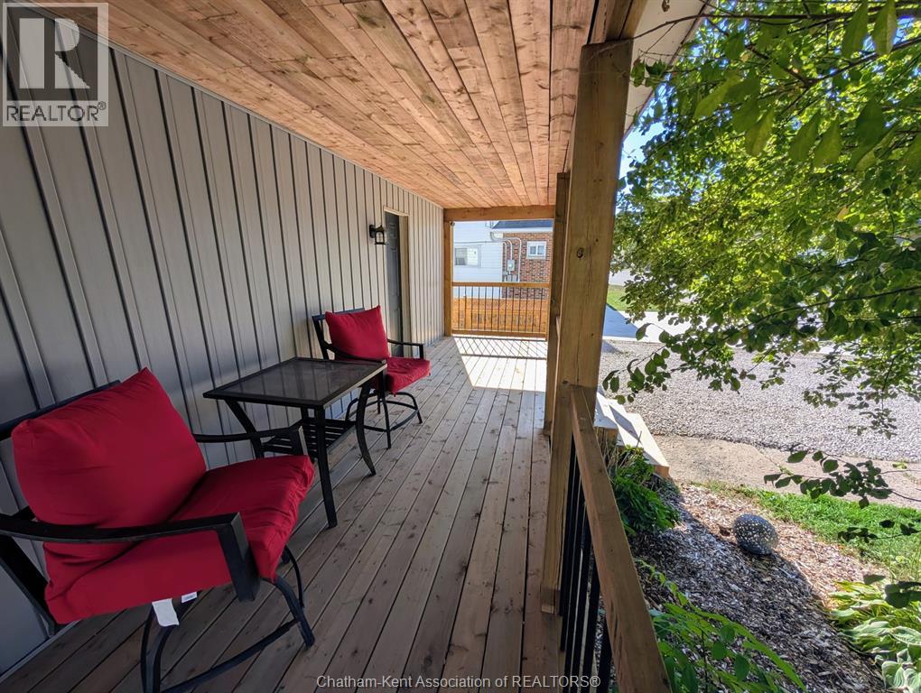 311 Gillard Street, Wallaceburg, Ontario  N8A 1N5 - Photo 3 - 25023500