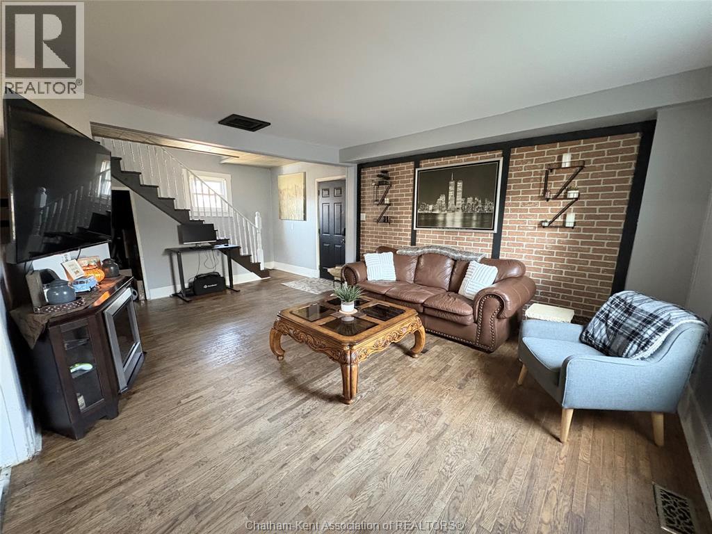 311 Gillard Street, Wallaceburg, Ontario  N8A 1N5 - Photo 6 - 25023500