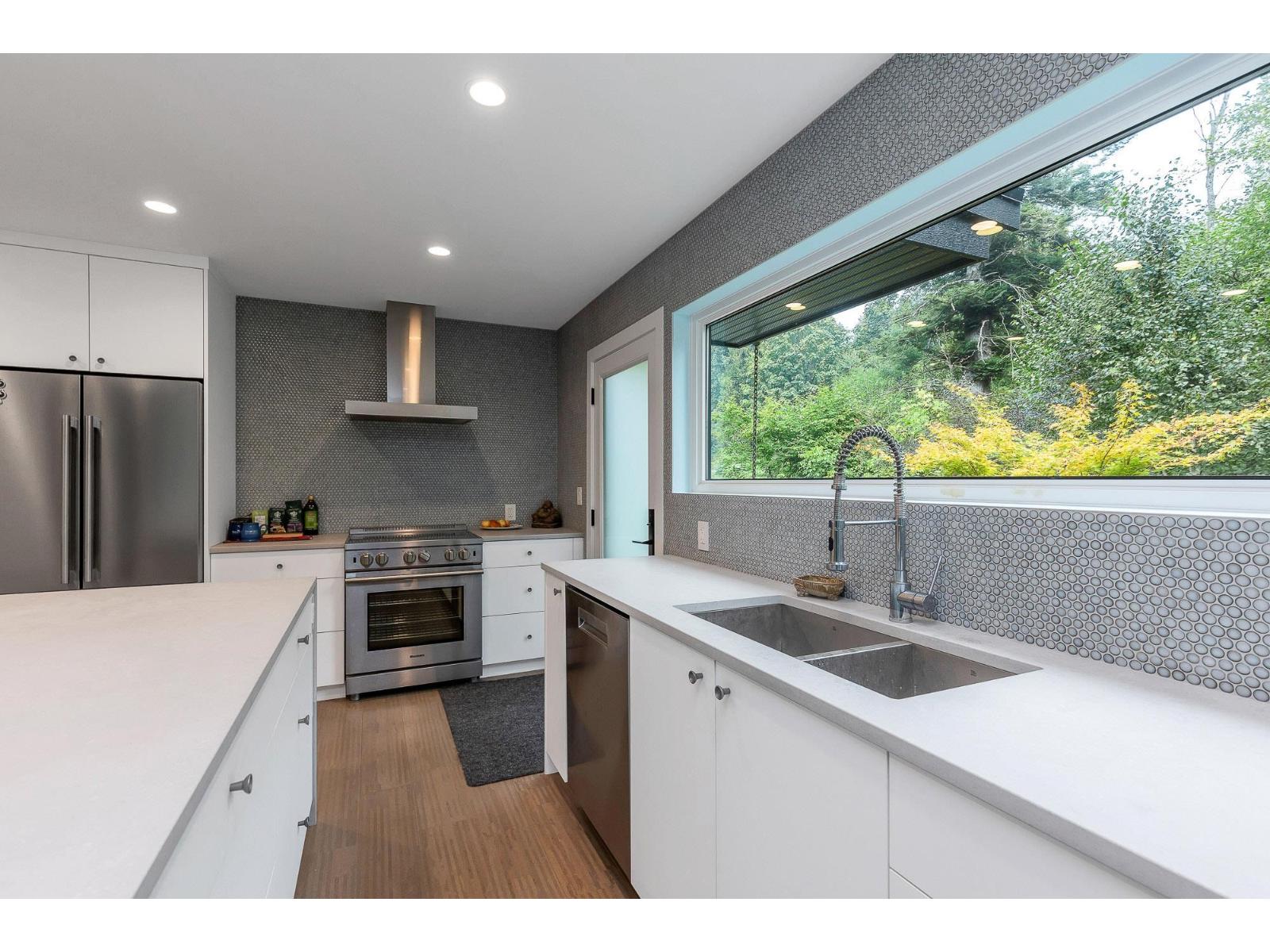 Property at 43685 LOUGHEED HIGHWAY image 5