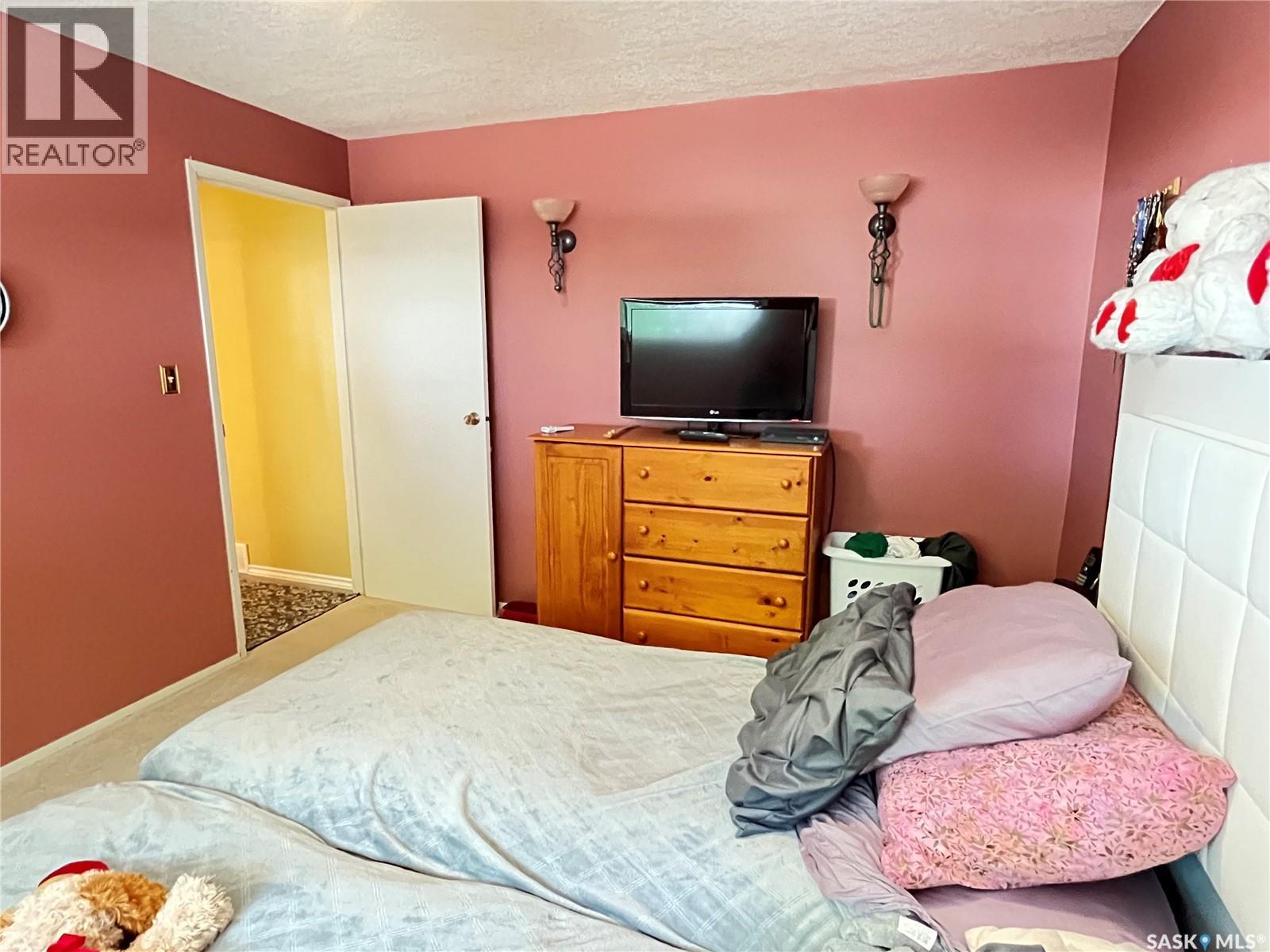 202 Hood Street, Maple Creek, Saskatchewan  S0N 1N0 - Photo 22 - SK018505