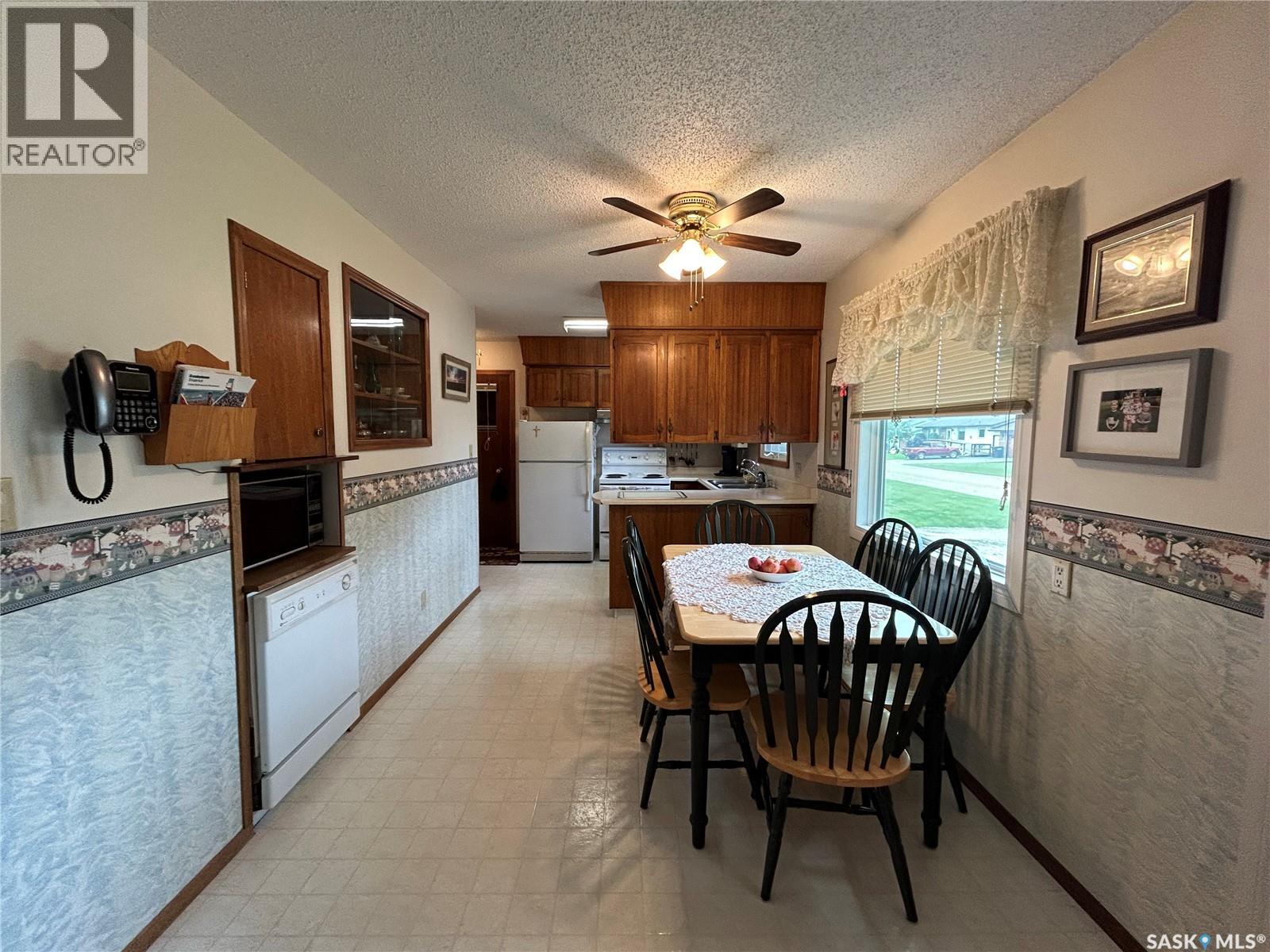 101 Phillips Street, Muenster, Saskatchewan  S0K 2Y0 - Photo 10 - SK018427