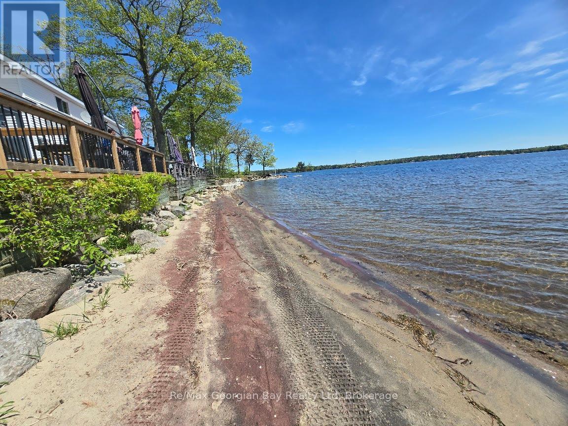 BEACH CHALET #3 - 1230 GRANDVIEW LODGE ROAD, Severn, Ontario
