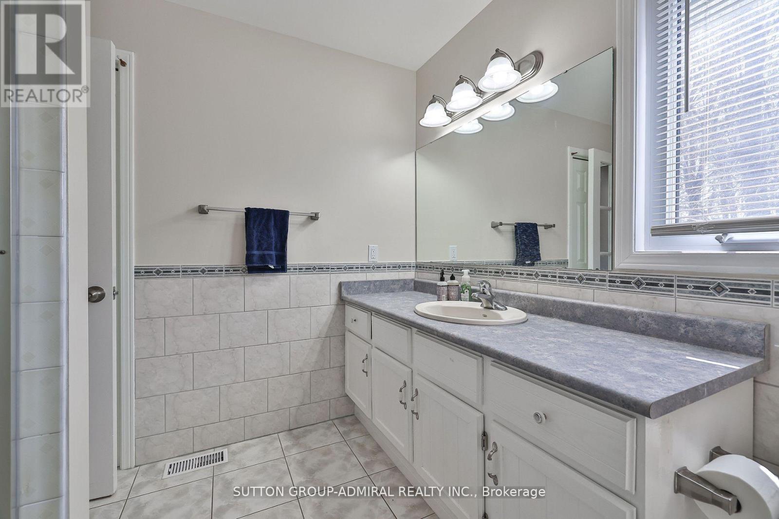 182 Bayshore Drive, Ramara, Ontario  L0K 1B0 - Photo 38 - S12406264