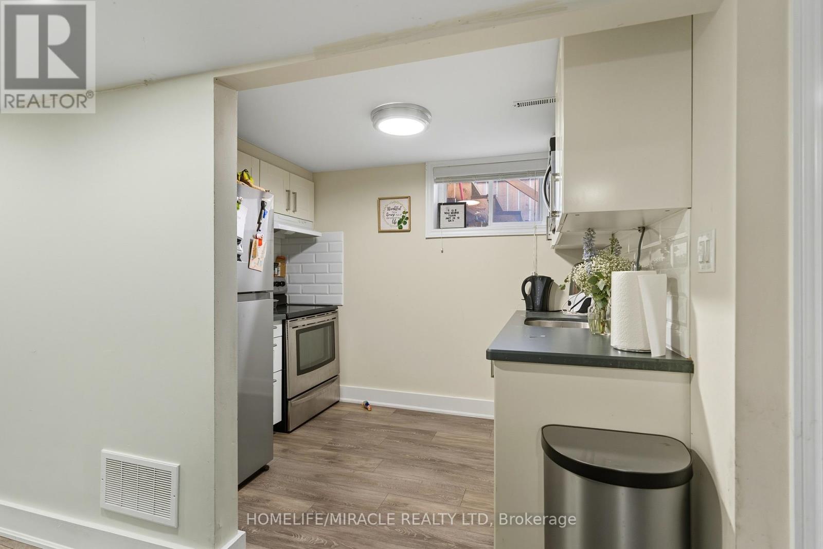 11 Rockwood Avenue, St. Catharines (Secord Woods), Ontario  L2P 1E3 - Photo 21 - X12401878