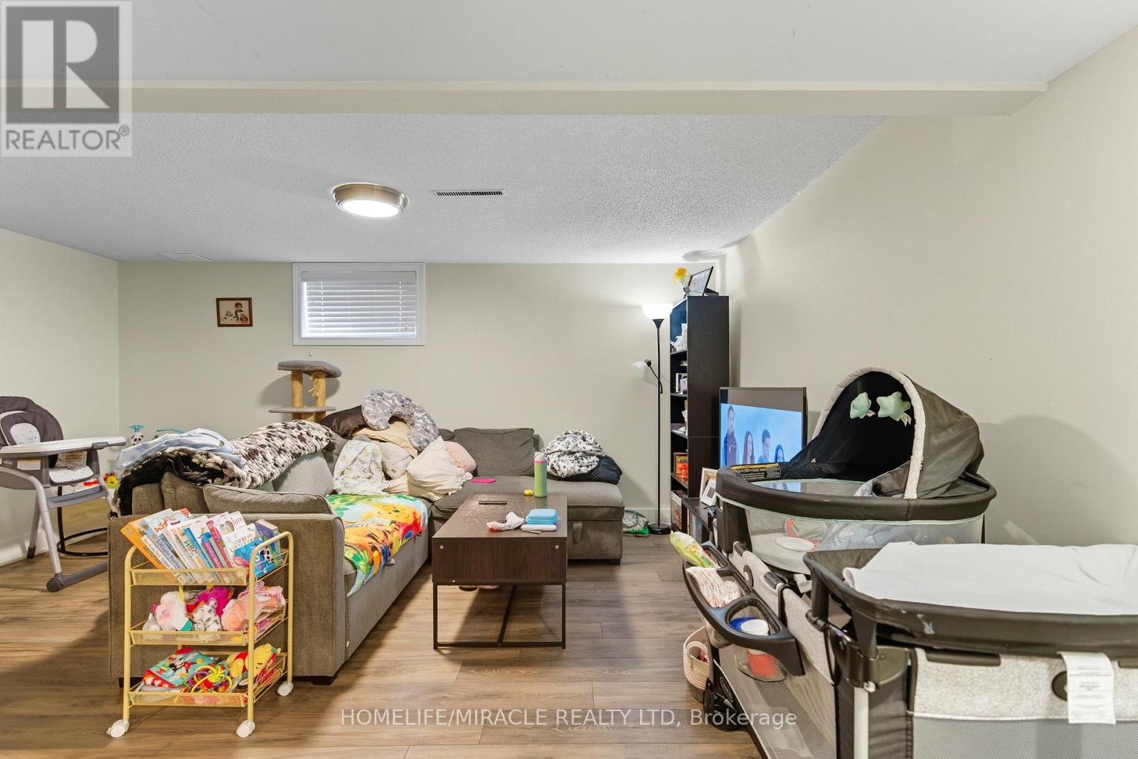 11 Rockwood Avenue, St. Catharines (Secord Woods), Ontario  L2P 1E3 - Photo 20 - X12401878