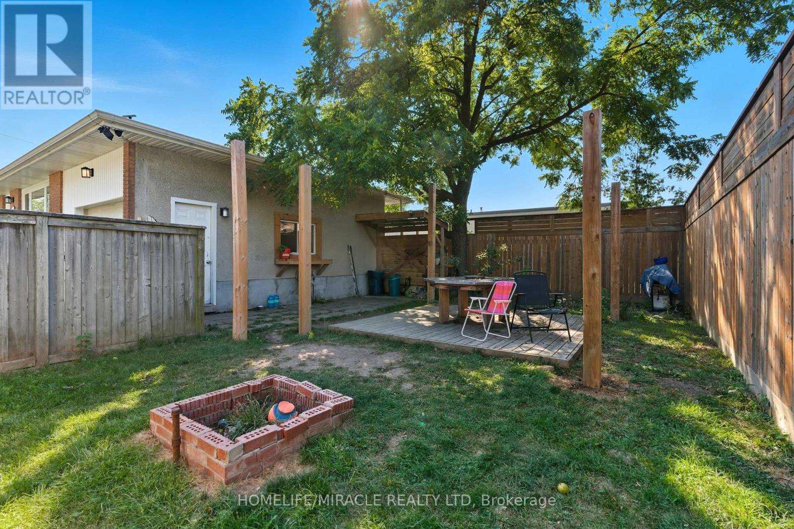 11 Rockwood Avenue, St. Catharines (Secord Woods), Ontario  L2P 1E3 - Photo 30 - X12401878