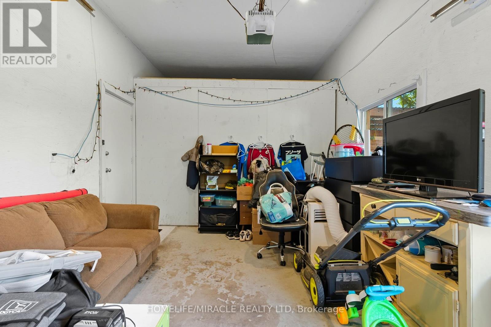 11 Rockwood Avenue, St. Catharines (Secord Woods), Ontario  L2P 1E3 - Photo 27 - X12401878