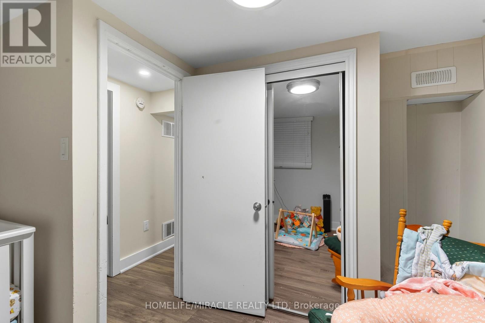 11 Rockwood Avenue, St. Catharines (Secord Woods), Ontario  L2P 1E3 - Photo 29 - X12401878