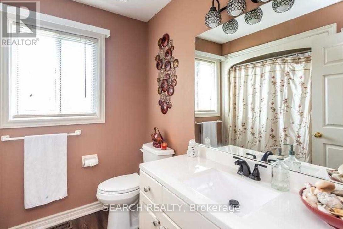 1211 Tamarac Street, Haldimand, Ontario  N1A 3G6 - Photo 4 - X12405140