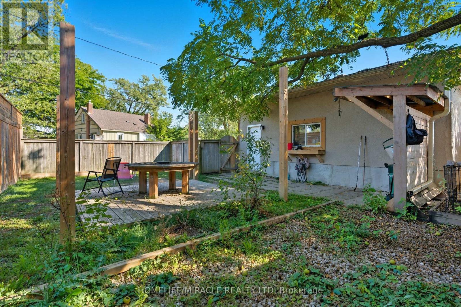 11 Rockwood Avenue, St. Catharines (Secord Woods), Ontario  L2P 1E3 - Photo 31 - X12401878