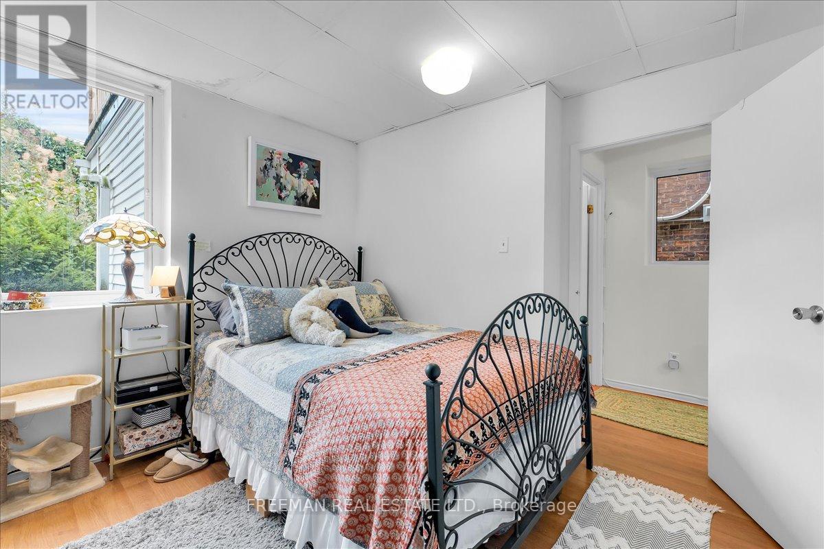 769 Euclid Avenue, Toronto, Ontario  M6G 2V3 - Photo 27 - C12384364