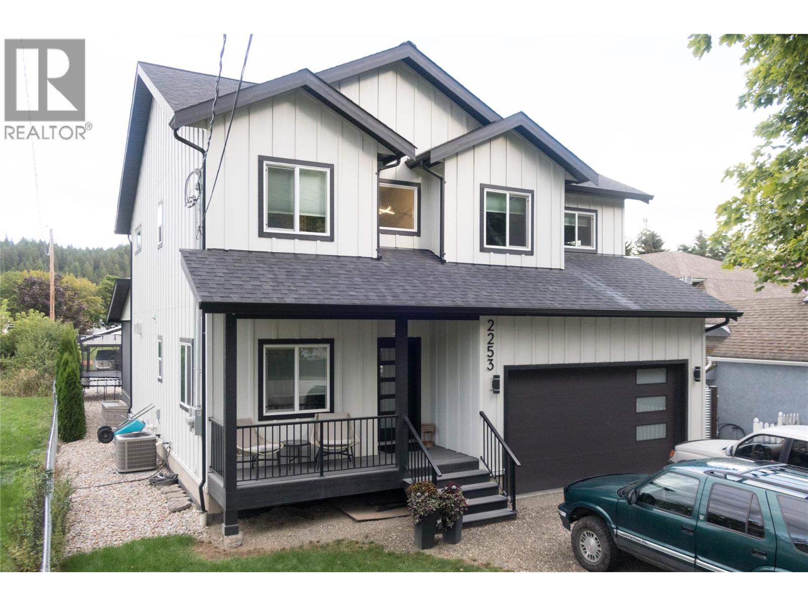 2253 Shuswap Avenue, Lumby, British Columbia