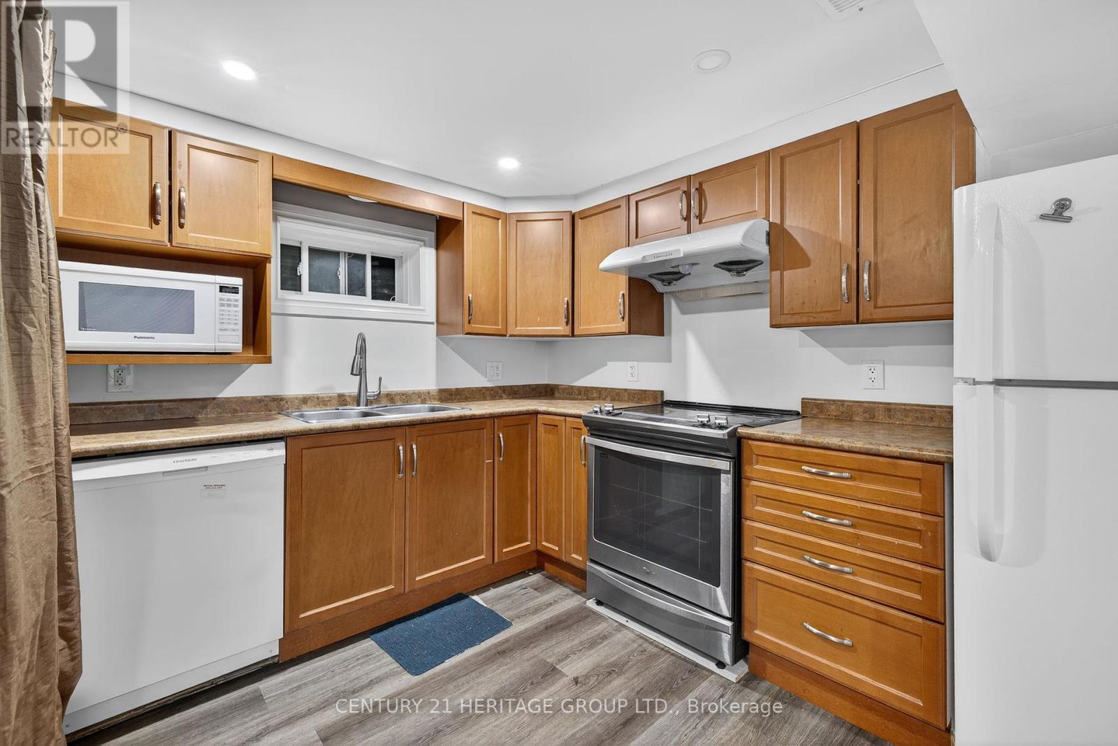 33 London Road, Newmarket, Ontario  L3Y 6A1 - Photo 38 - N12404189