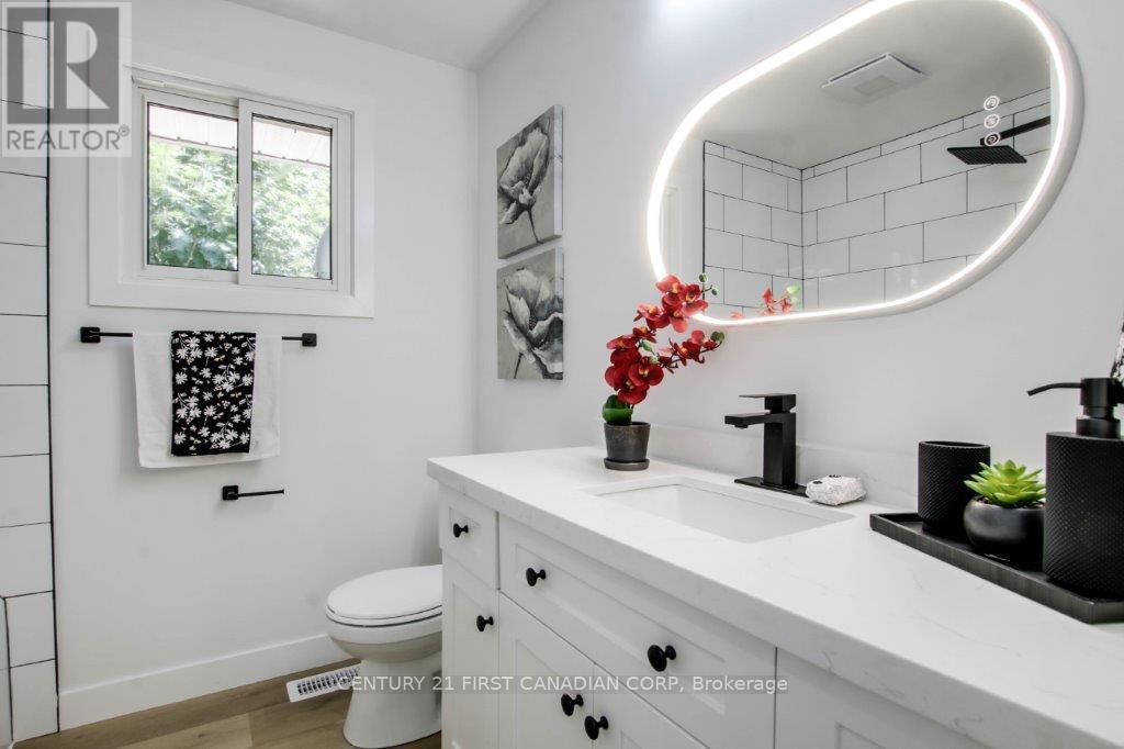 59 Augusta Crescent, London South, Ontario  N6E 2C9 - Photo 10 - X12407104