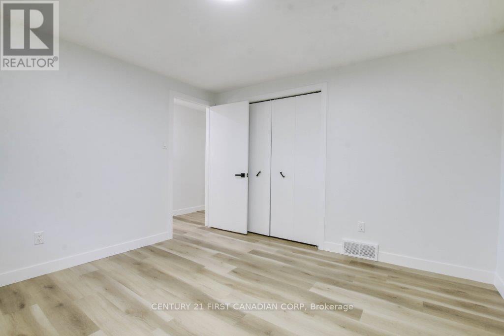 59 Augusta Crescent, London South, Ontario  N6E 2C9 - Photo 13 - X12407104