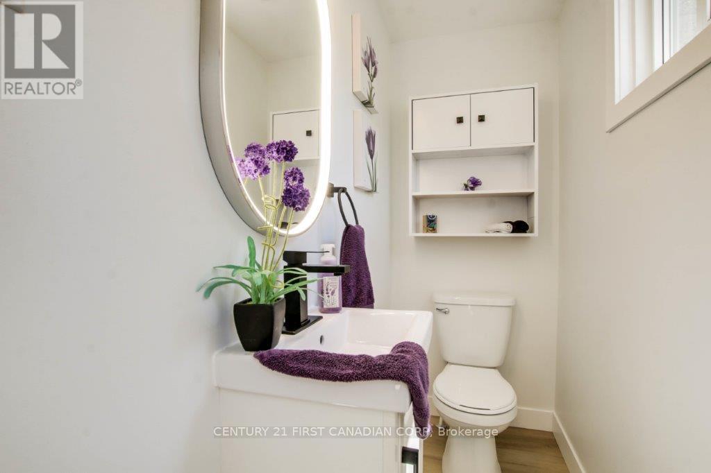59 Augusta Crescent, London South, Ontario  N6E 2C9 - Photo 9 - X12407104