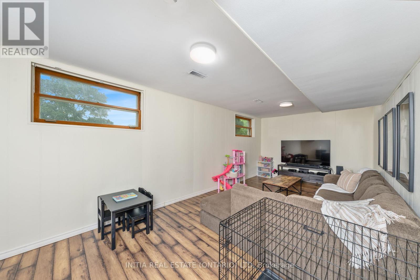 711 Cathcart Boulevard, Sarnia, Ontario  N7V 2N6 - Photo 23 - X12407106