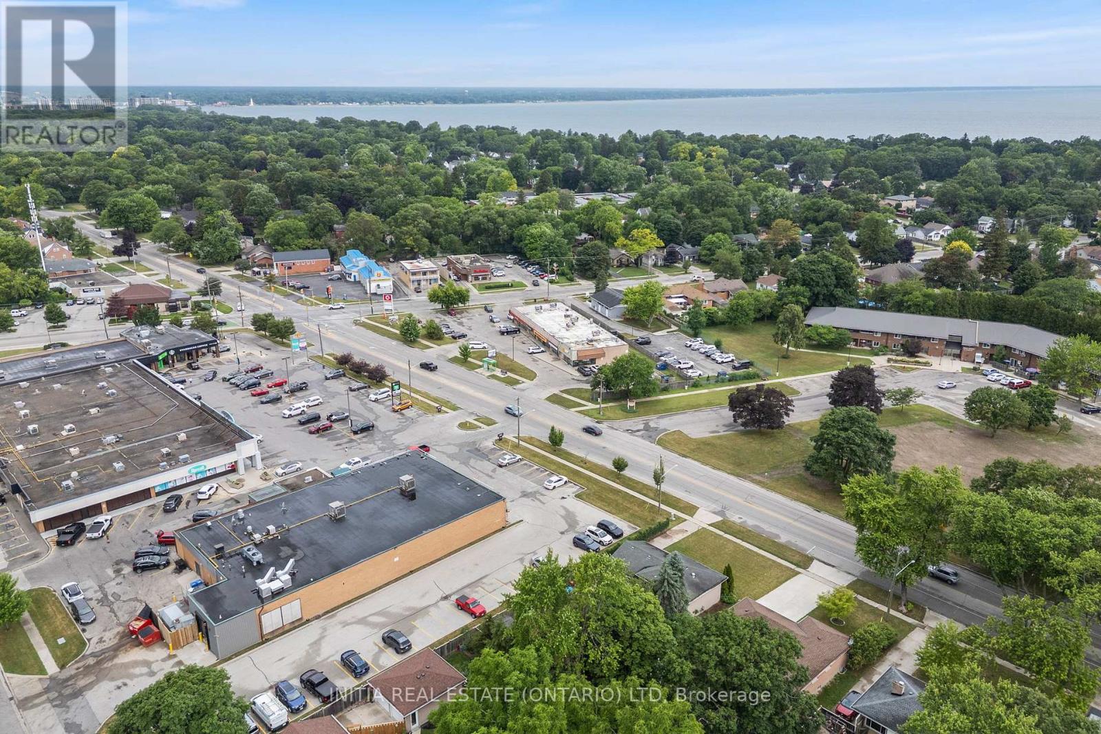 711 Cathcart Boulevard, Sarnia, Ontario  N7V 2N6 - Photo 31 - X12407106