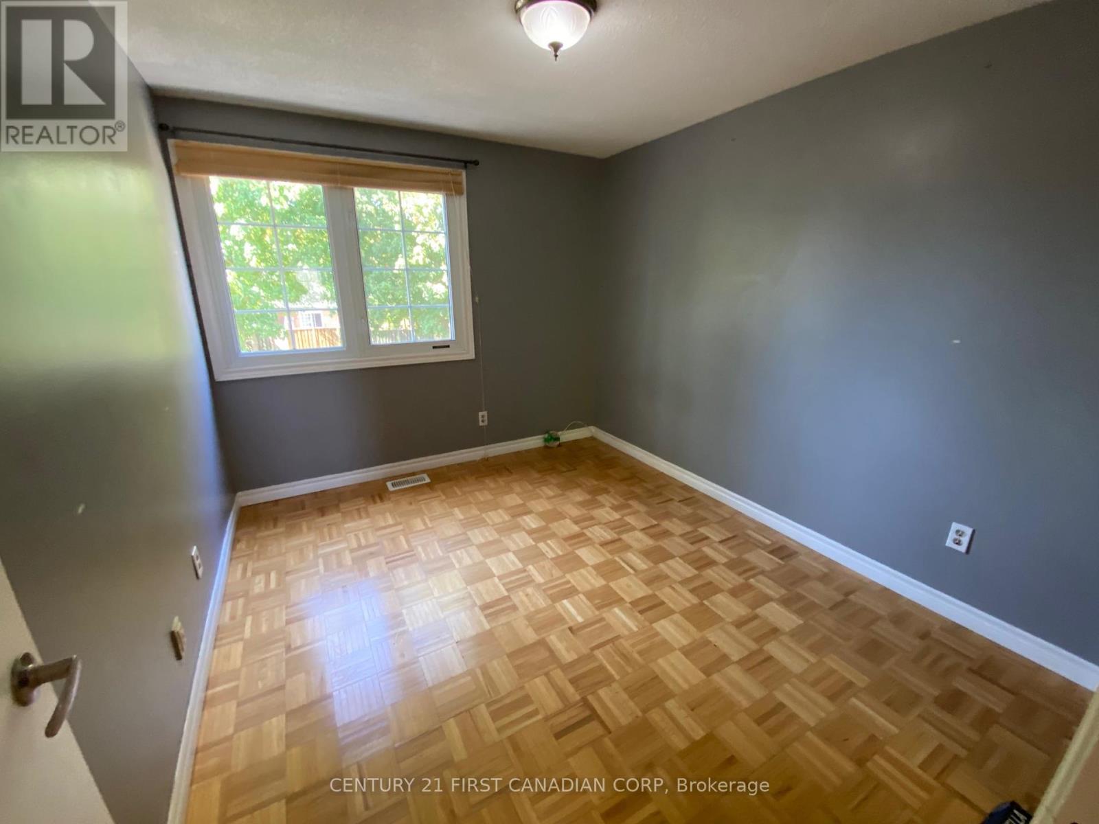 1401 Wonderland Road N, London North, Ontario  N6G 2C2 - Photo 7 - X12407143