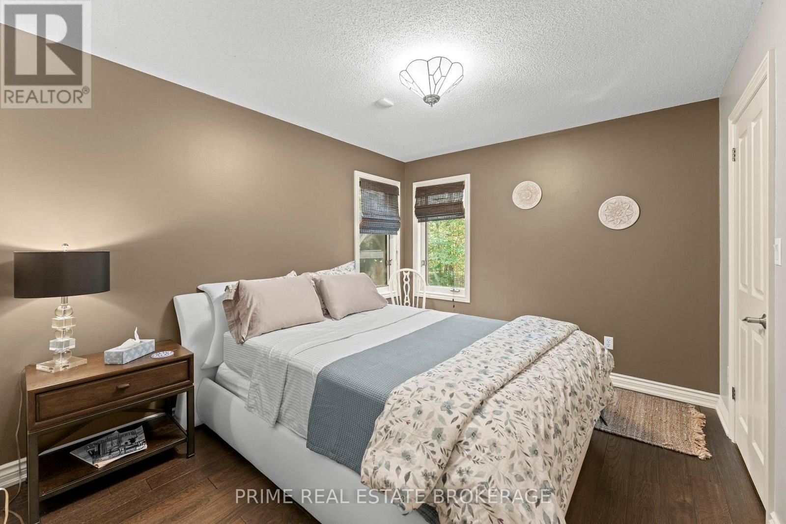 10219 Pinetree Drive, Lambton Shores, Ontario  N0M 1T0 - Photo 17 - X12407193