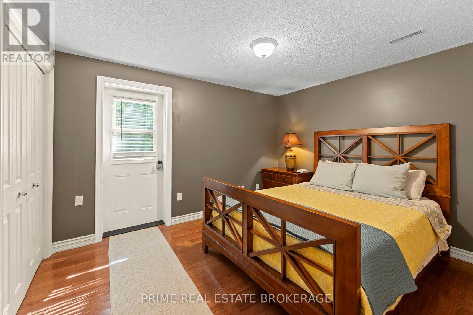 10219 Pinetree Drive, Lambton Shores, Ontario  N0M 1T0 - Photo 24 - X12407193