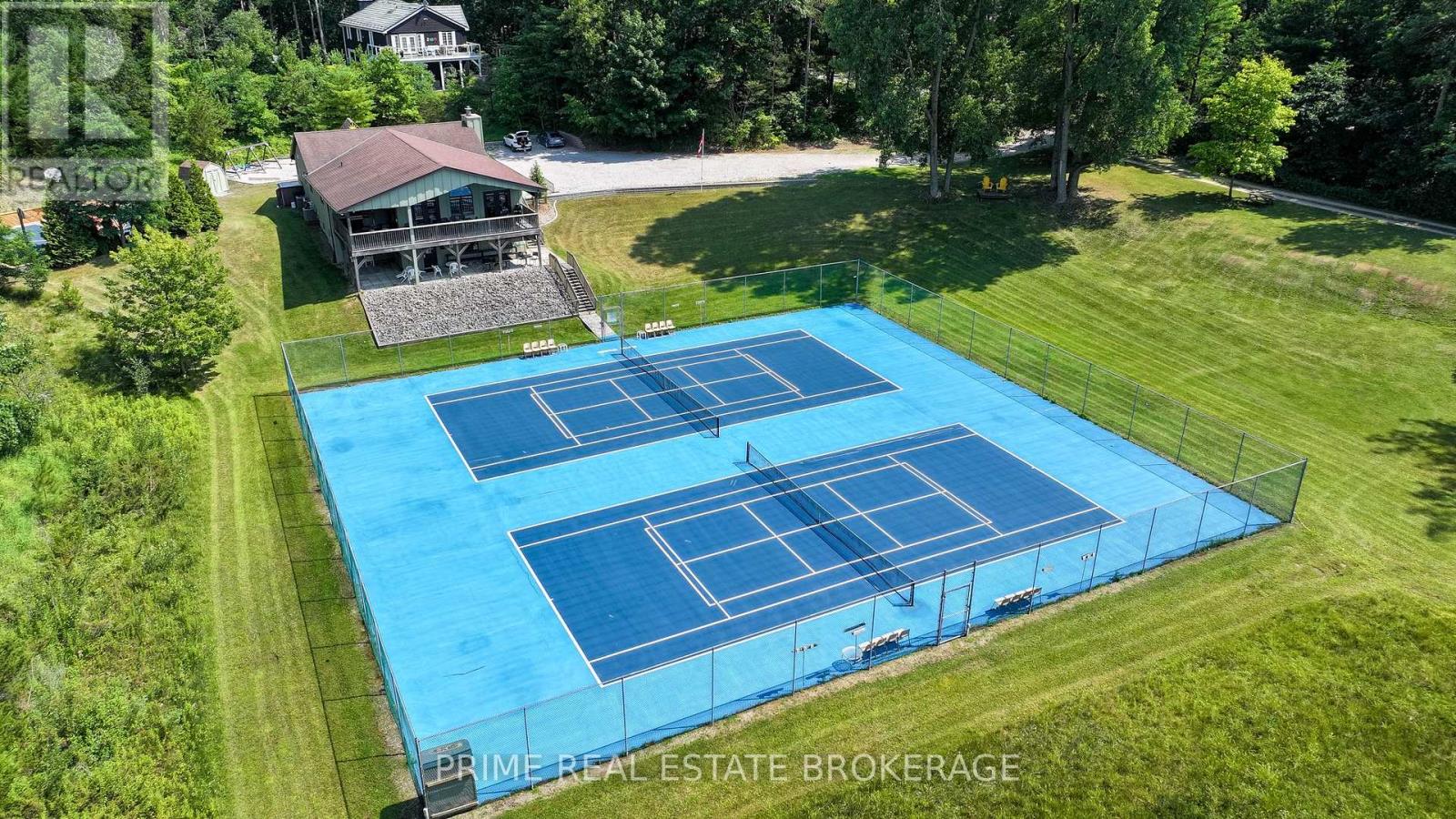 10219 Pinetree Drive, Lambton Shores, Ontario  N0M 1T0 - Photo 37 - X12407193