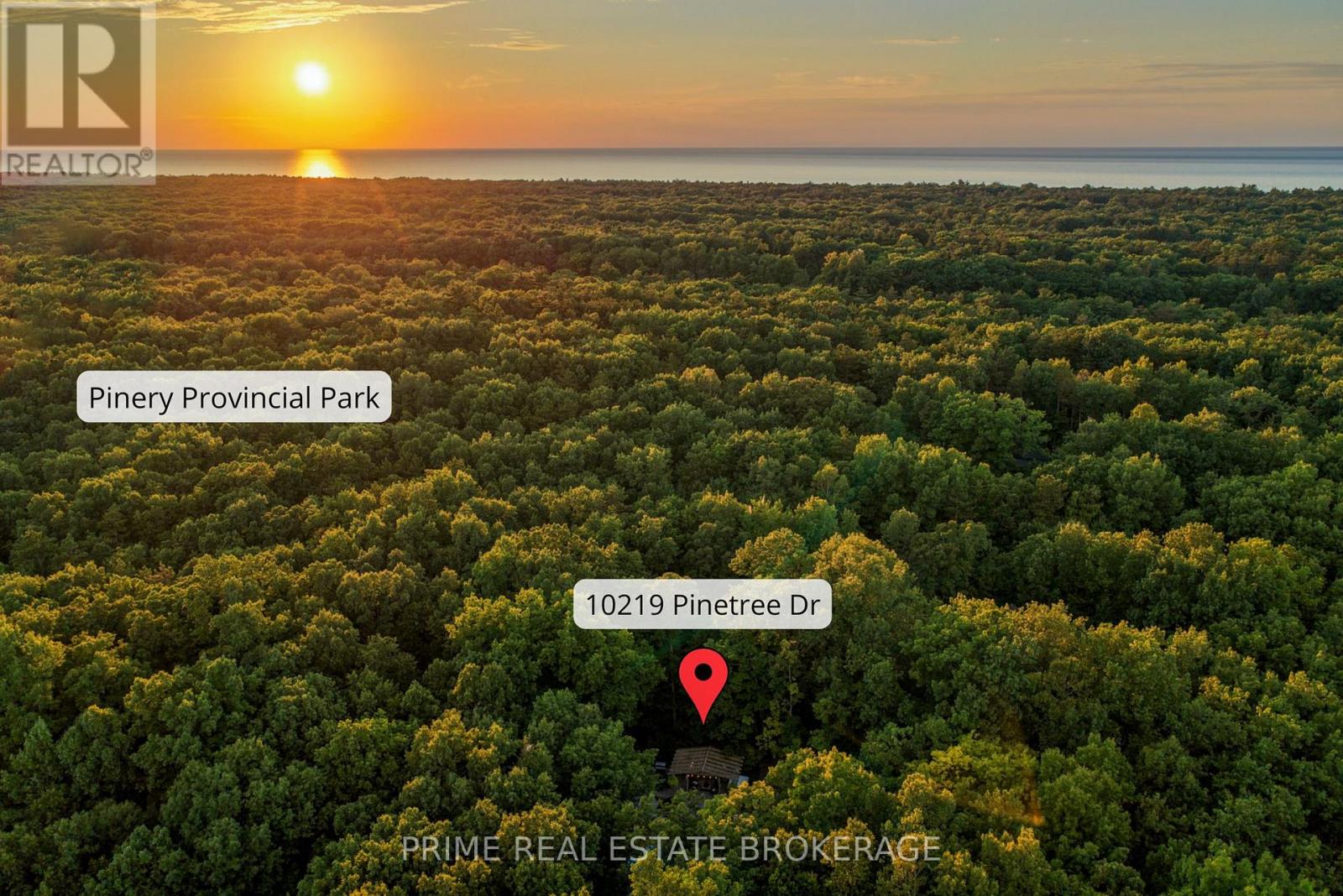 10219 Pinetree Drive, Lambton Shores, Ontario  N0M 1T0 - Photo 38 - X12407193