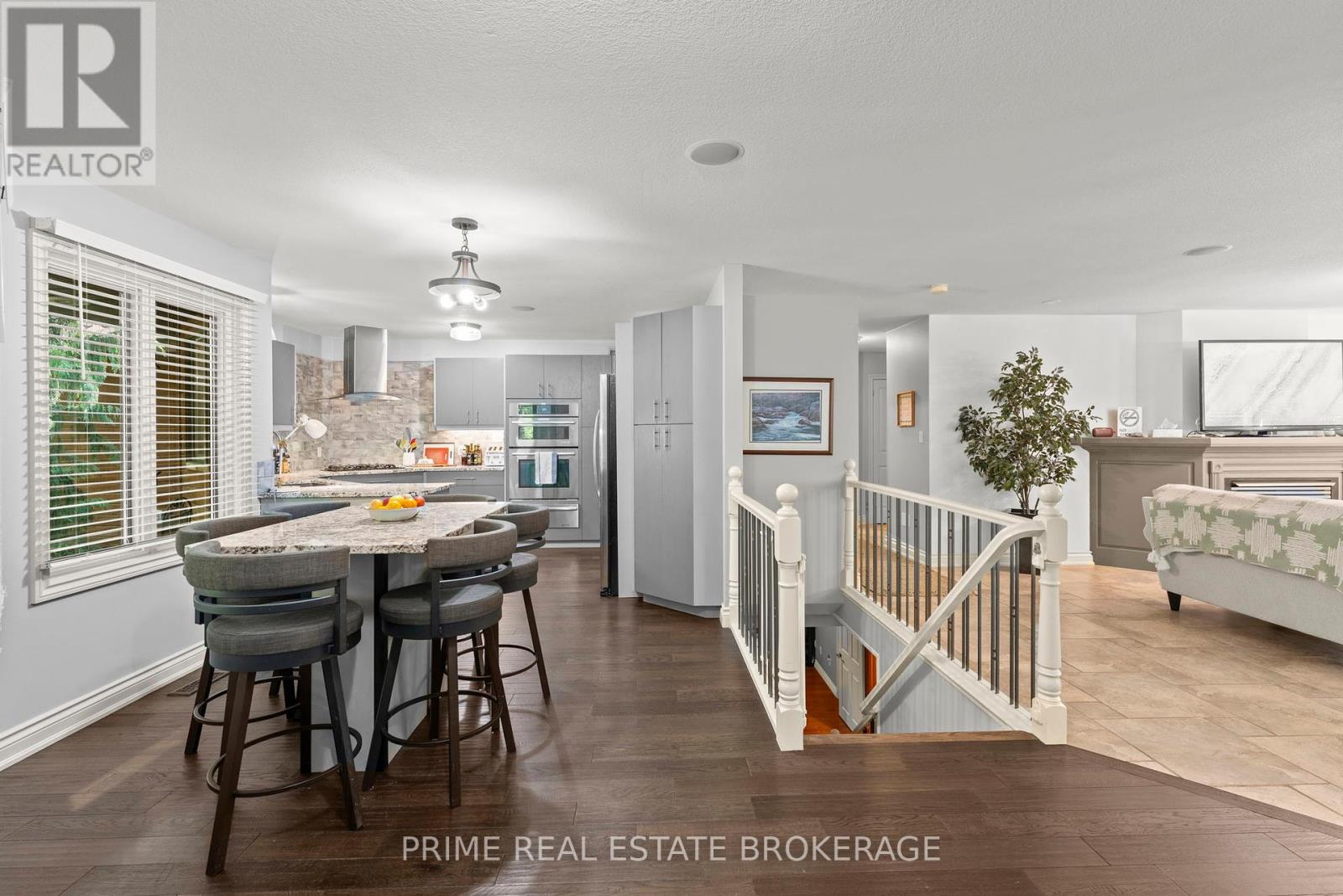 10219 Pinetree Drive, Lambton Shores, Ontario  N0M 1T0 - Photo 6 - X12407193