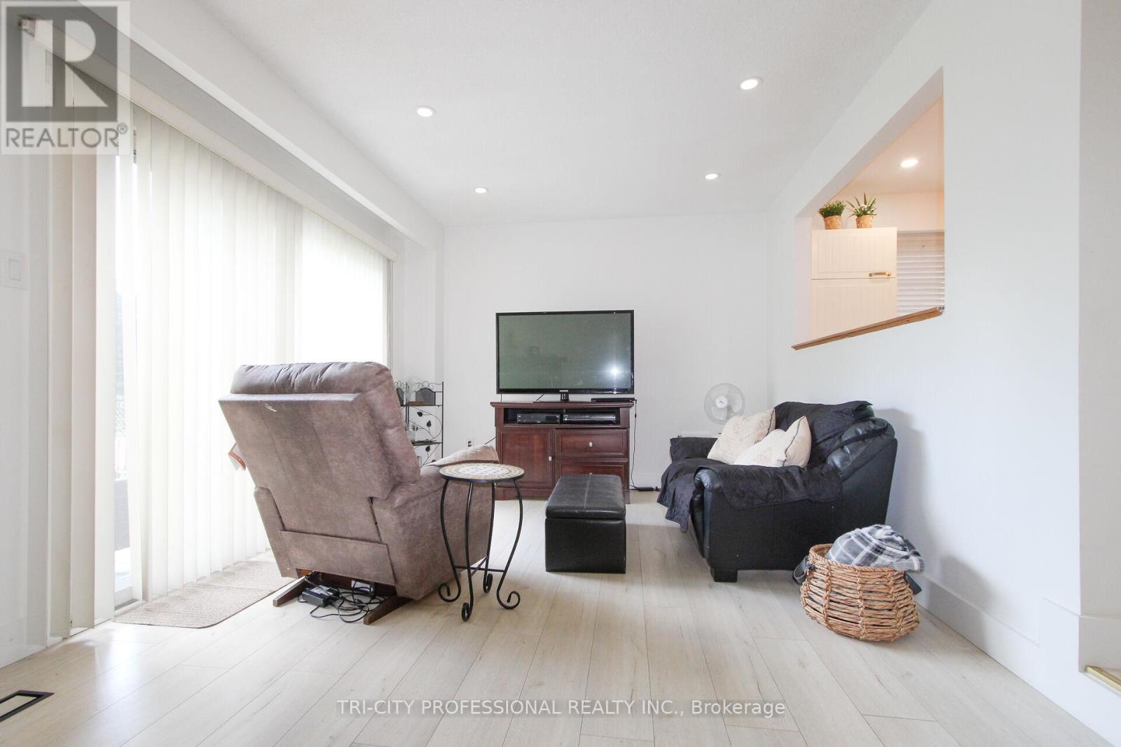 16 Mangrove Road, Brampton, Ontario  L6S 3Y1 - Photo 40 - W12406601