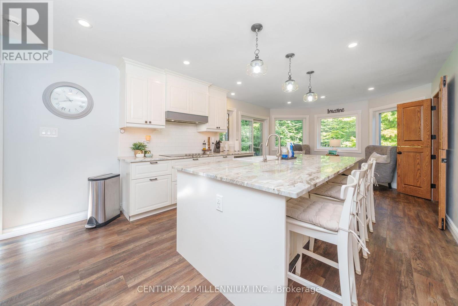 7 Erinwood Drive, Erin, Ontario  N0B 1T0 - Photo 8 - X12398994