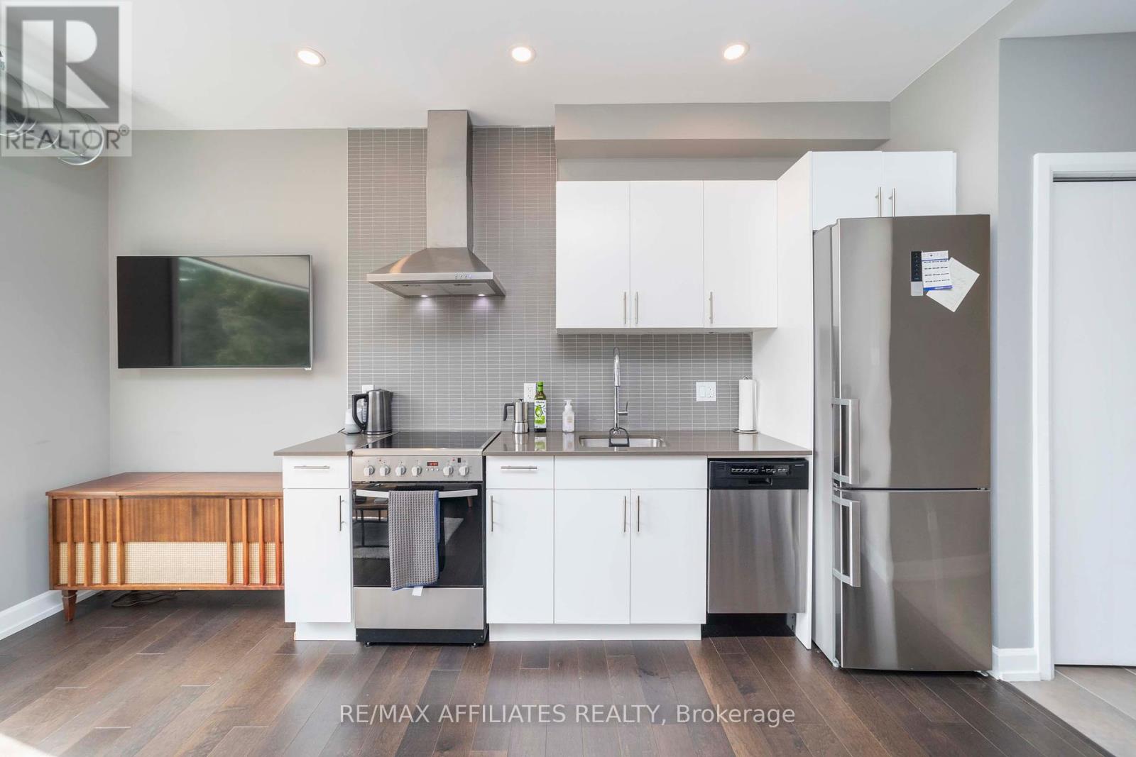 503 - 150 Greenfield Avenue, Ottawa, Ontario  K1S 5W6 - Photo 10 - X12407107