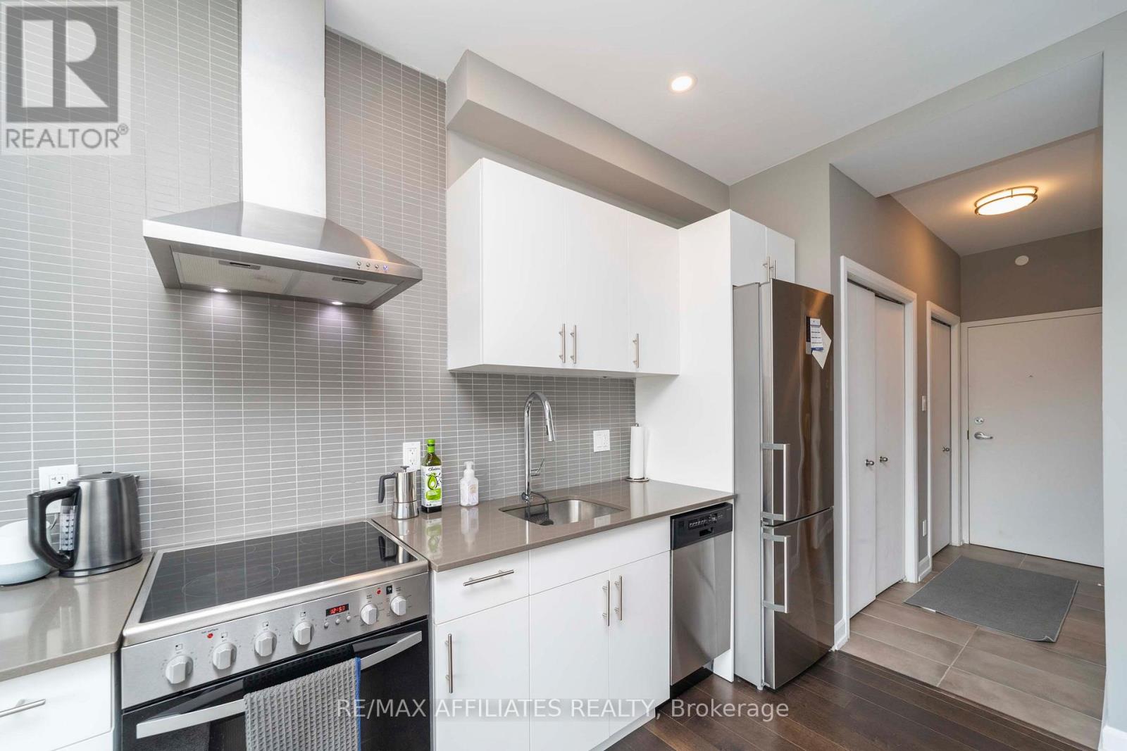 503 - 150 Greenfield Avenue, Ottawa, Ontario  K1S 5W6 - Photo 11 - X12407107